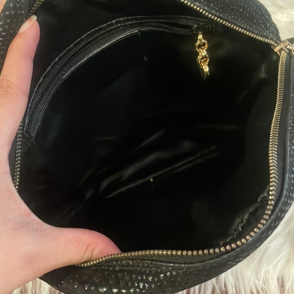 Salvatore Ferragamo Lizard Embossed Crossbody Bag - Picture 9 of 10